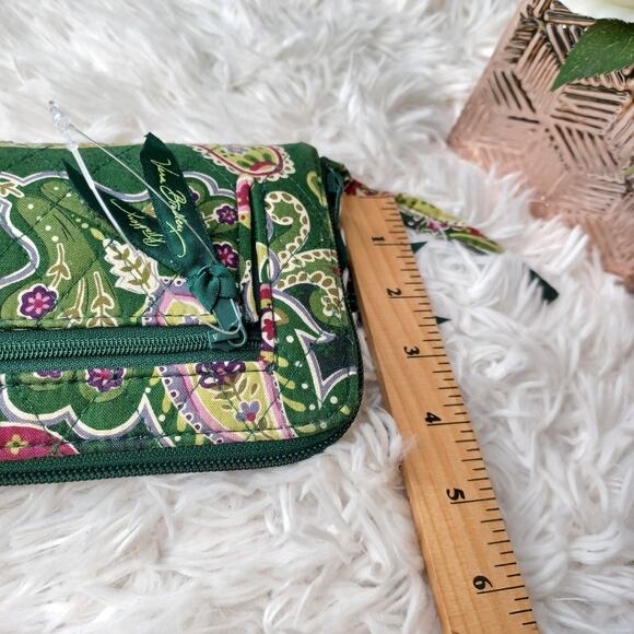 Vera Bradley Retired Rare Chelsea Green Zip Around Wallet - Picture 5 of 6